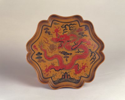 图片[2]-Lacquer-filled gold cloud dragon pattern sunflower petal plate-China Archive